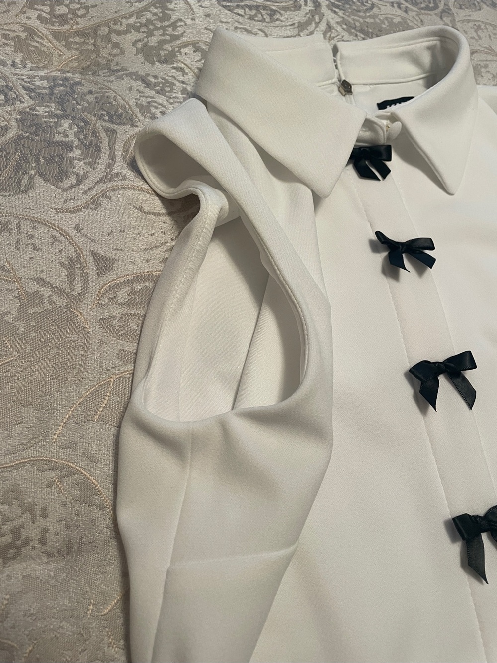 Karl Lagerfeld Black and White Bow Dress Size 4 Worn Once - Picture 7 of 12